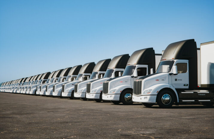 Einride places Peterbilt’s largest-ever order of electric trucks article image