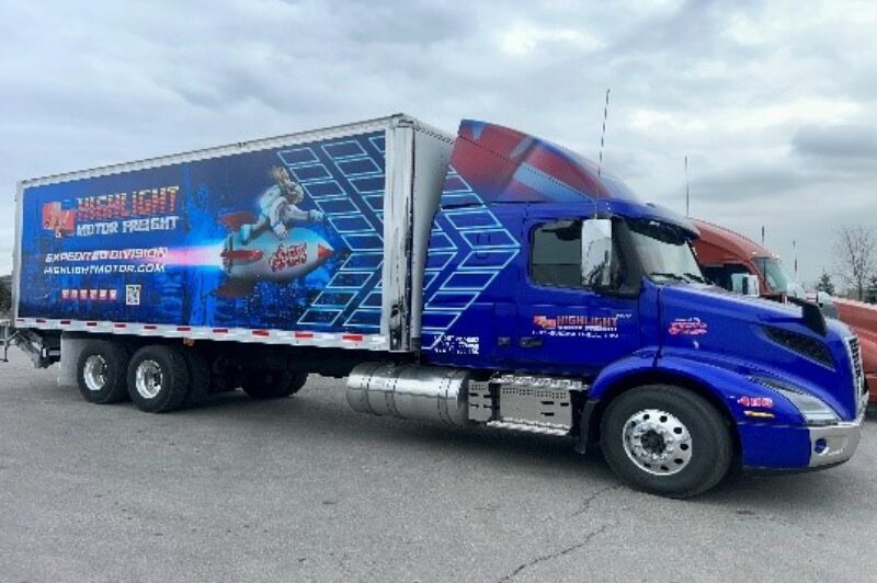 Highilight Motor Group 's blue Straight truck