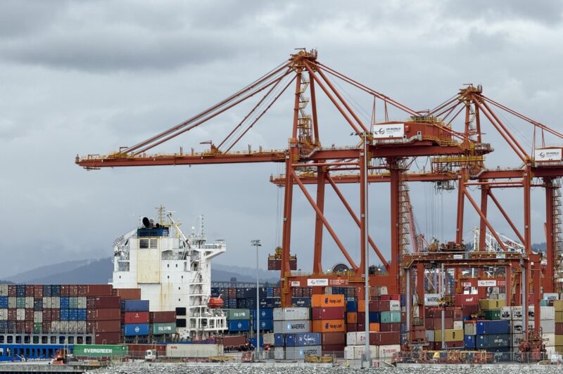 Minimum rates to increase for container truck drivers in B.C. next month article image