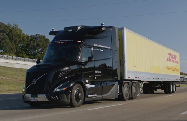 autonomous truck delivering freight for DHL in Texas