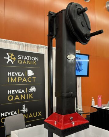 hevea fixed chock for trailer landing gear assembled