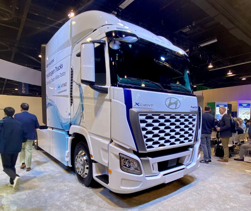 Hyundai Xcient picture