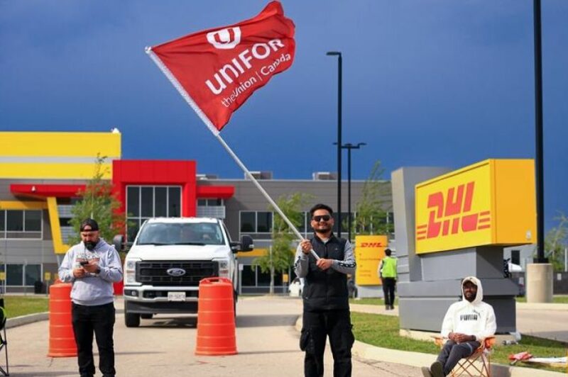Picture of DHL Express Canada workers on strike