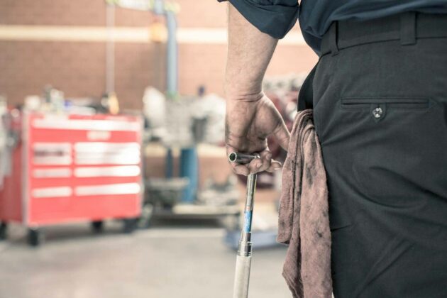 Mack Service alternate text for this image