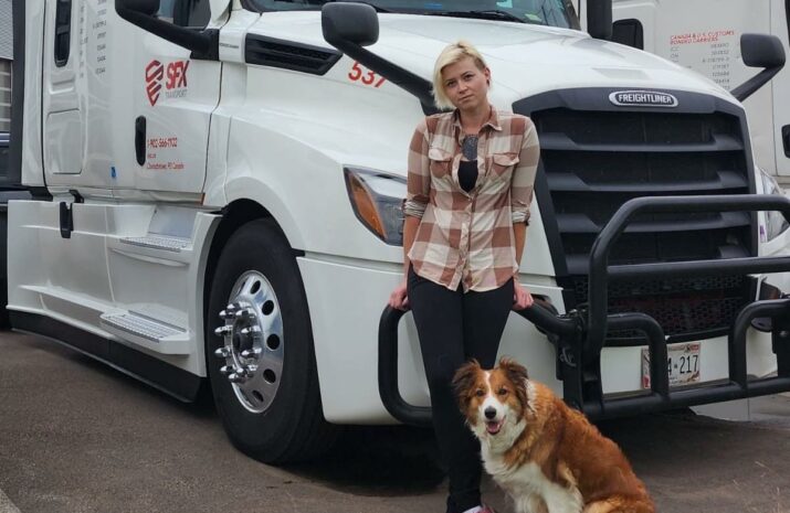 Picture of Mira Ehrl and her dog Kira