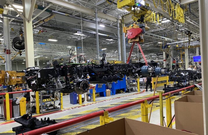 ECONOMIC TRUCKING TRENDS: Class 8 orders remain weak, spot market rates rise article image