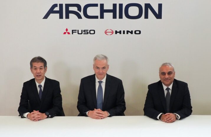 Mitsubishi Fuso, Hino name merged entity Archion article image