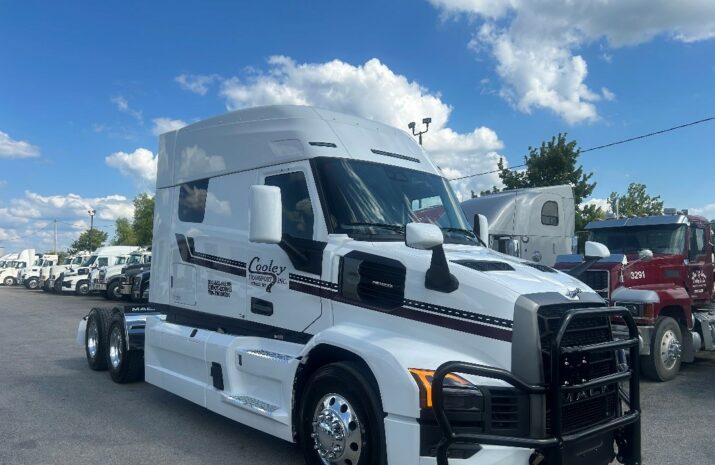 Cooley Transport-branded new Pioneer truck