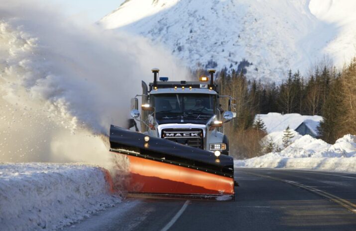 Crowdsourcing Vocational Trucks: Building a service truck on a vocational chassis is a team effort article image