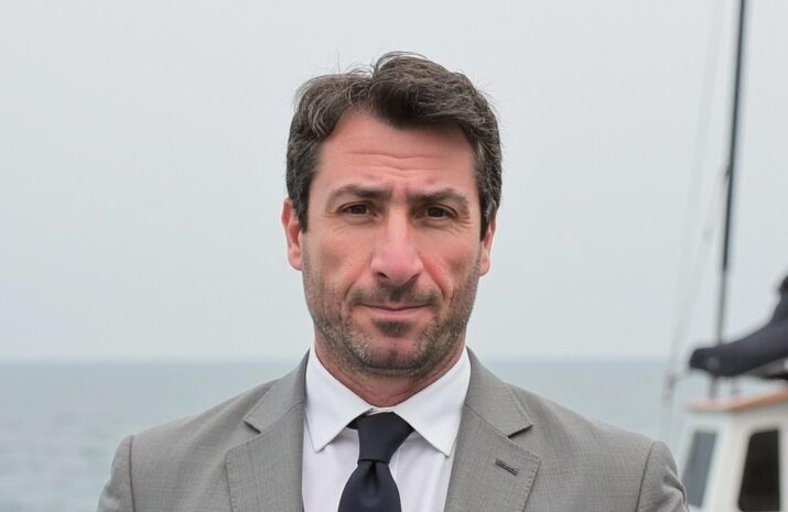 daniel brink's headshot