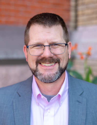 Jonathan Starks' headshot