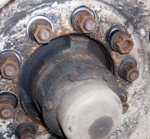 Loose Fasteners – CVSA lr alternate text for this image