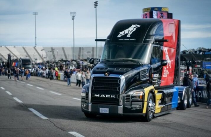 Mack re-ups as official hauler of NASCAR article image