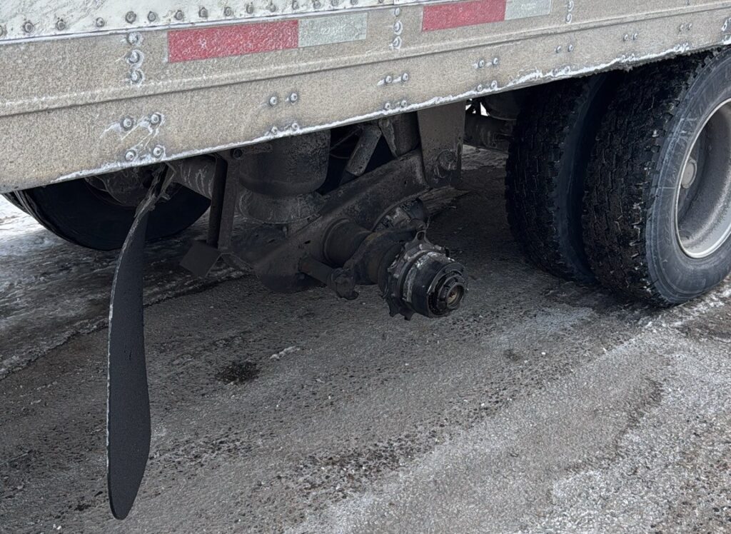 Picture of a trailer without wheels