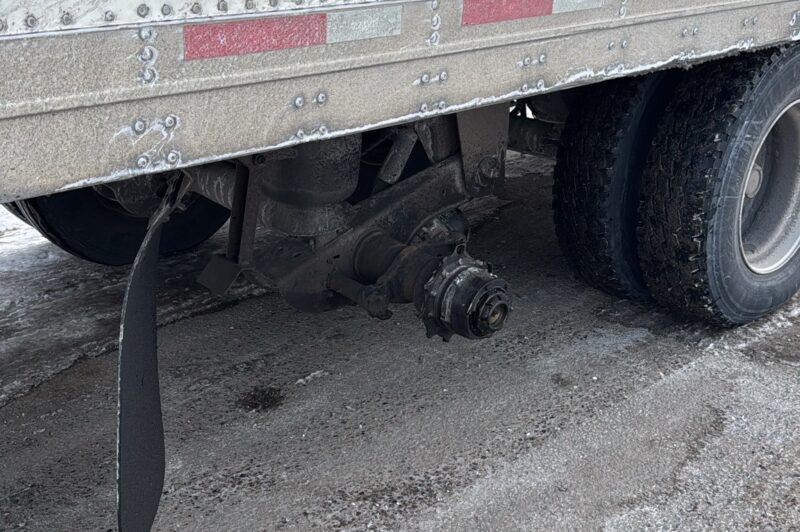 Picture of a trailer without wheels