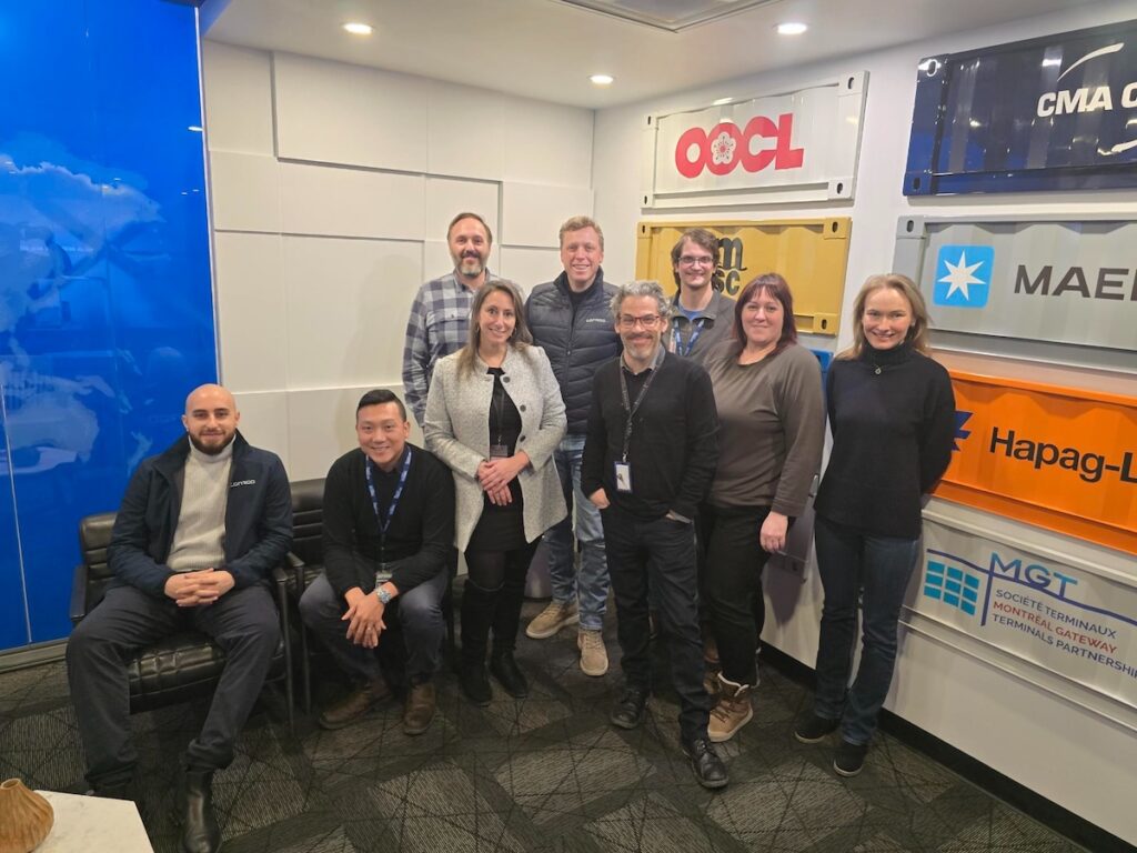 Group picture of terminal and Conroo officials