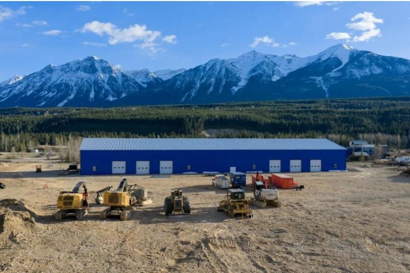 Edison Motors says it has received federal approval to build hybrid heavy trucks article image