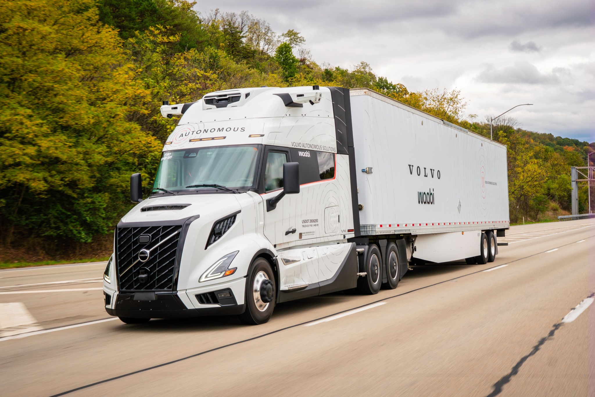 Waabi says AI driver successfully transferred to Volvo truck without retraining