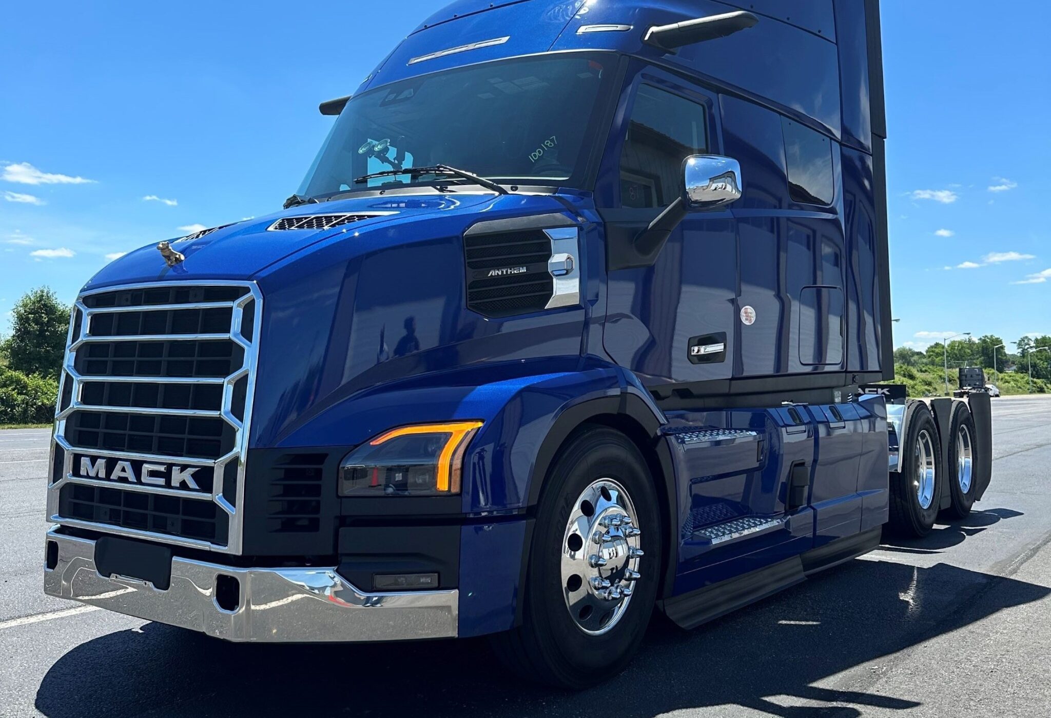 Mack’s Pioneer/Anthem combo delivers a wider cab, a bigger sleeper, and a more complete highway lineup article image