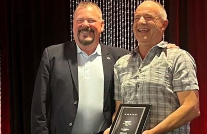 Veteran HyLife driver named Manitoba Driver of the Year article image