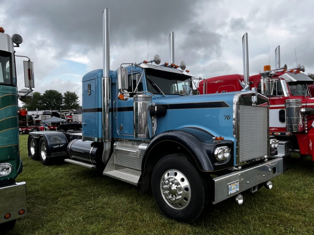 Pelton Bros. Paris, ON 1976 Kenworth W900A