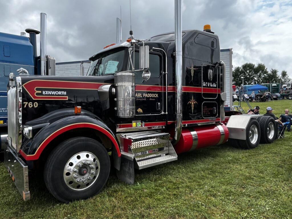 Gavin Dobie Earl Paddock, Stoney Creek, ON 2002 Kenworth W900B
