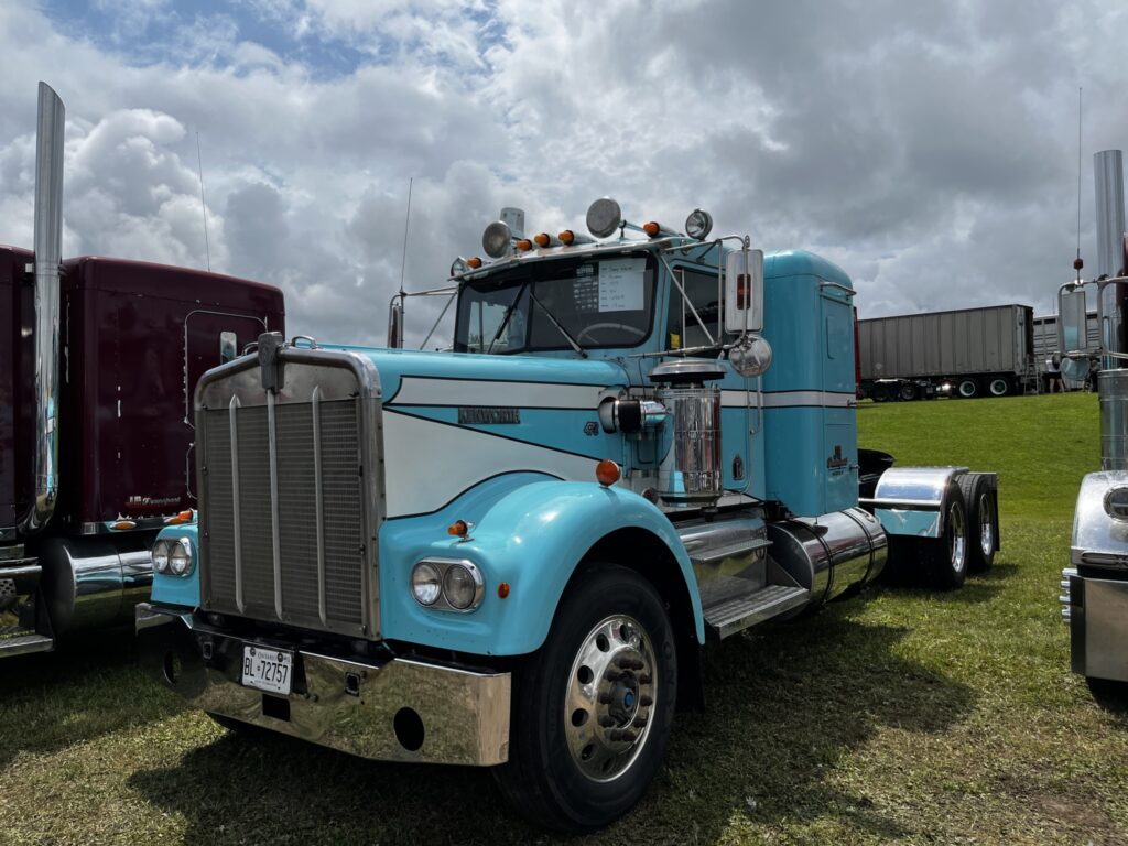 Jerry Wagler, Milverton, ON 1973 Kenworth W900A. (1.8 million miles)