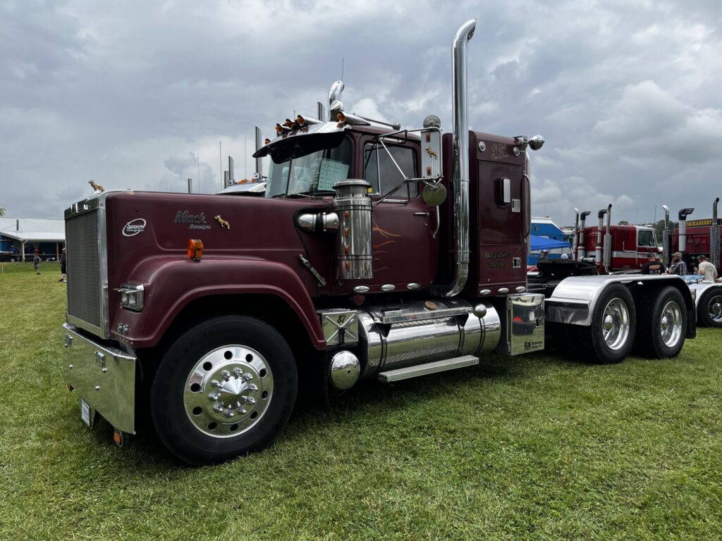 Jack Culbert, Holland Centre, ON 1987 Mack Superliner