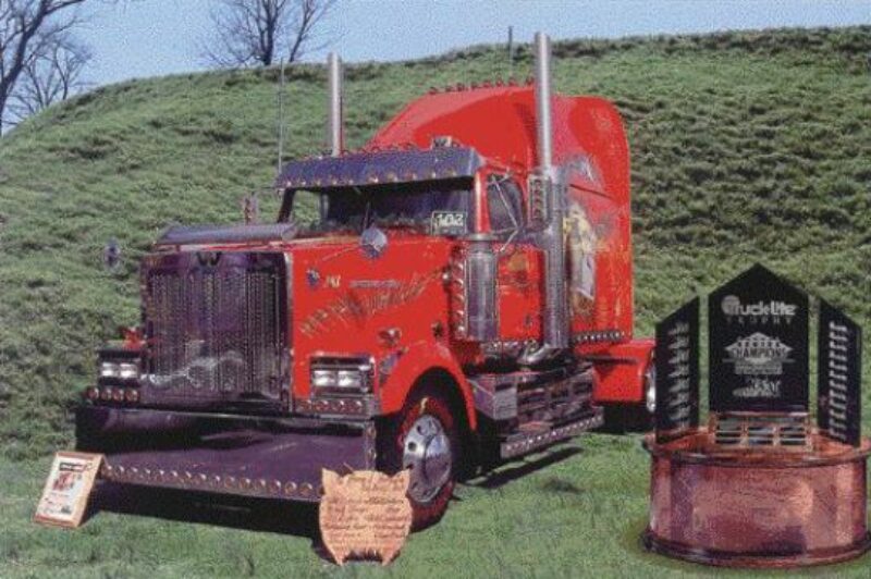 WINNER: Canada's own Maple Leaf Pride (pictured) won a prestigious U.S. award for show trucks.
