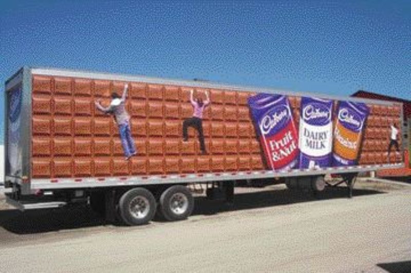 TRACTOR-TRAILER COMBINATION