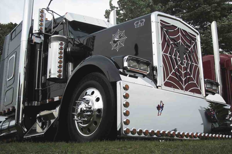 Vic Pannu's Spiderman-themed truck gets judges' attention not only because of its chrome, but also its overall cleanliness.