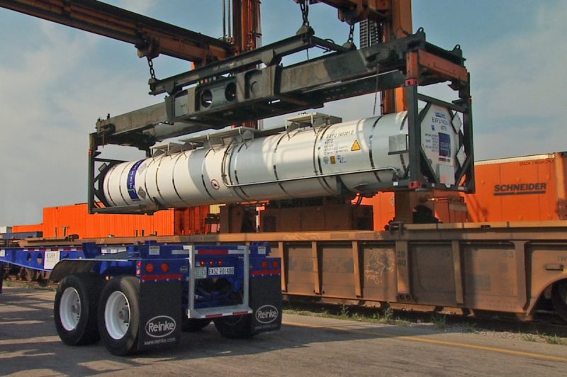 Schneider expanding bulk intermodal service with additional capacity, service into Canada article image