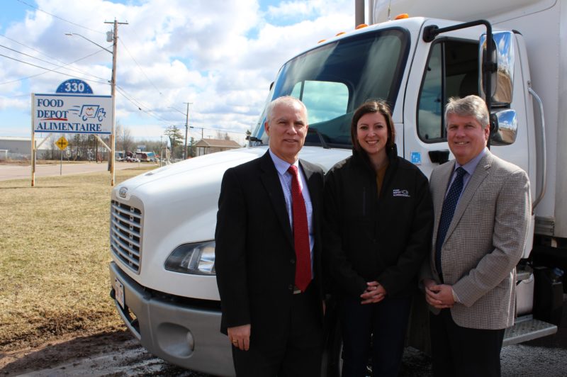 Midland Transport donates truck to Food Depot Alimentaire article image