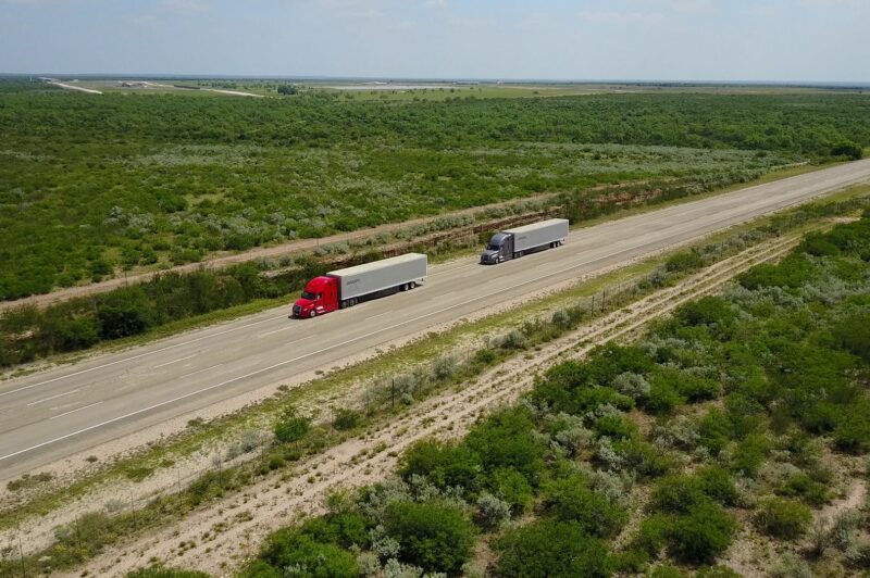 Truck platoons coming, but hurdles remain article image