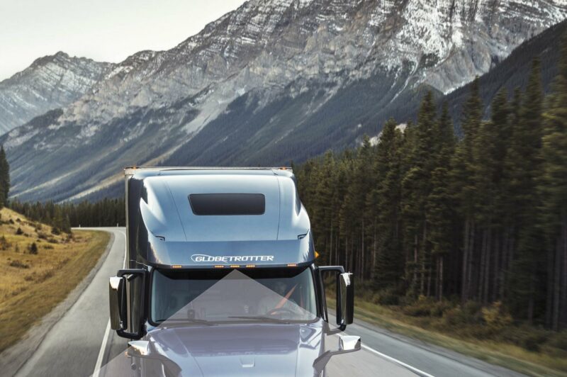 Volvo updates collision warning system article image