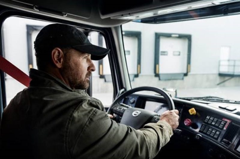 Mack, Volvo offering certified used truck warranties article image