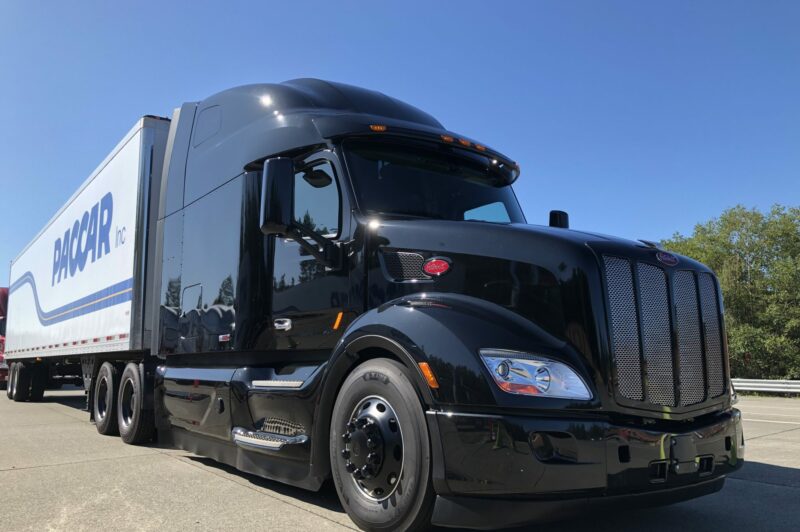Strong orders, interest in UltraLoft have Peterbilt feeling good article image