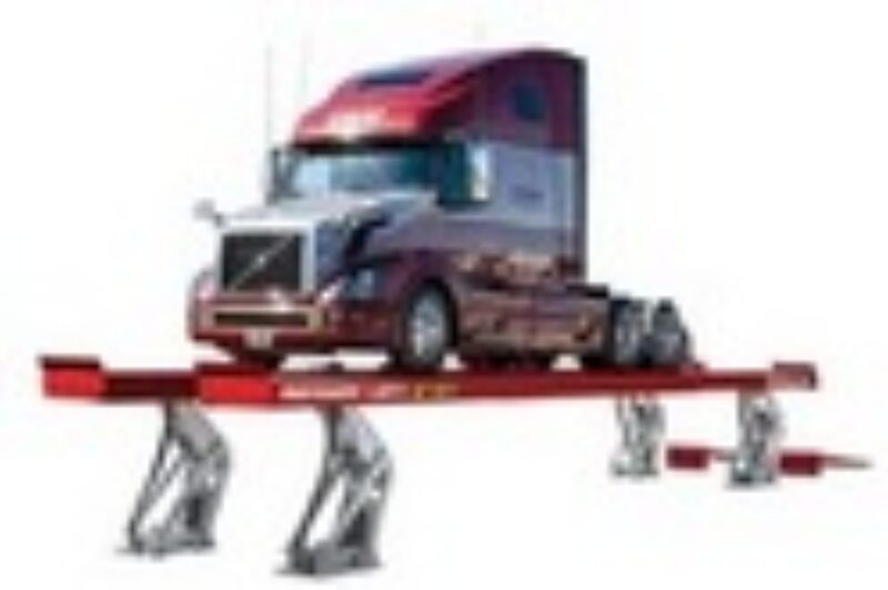Vertical-Rise Platform Lift for Big Jobs article image