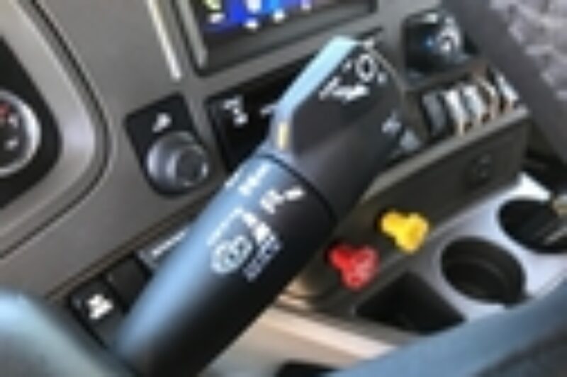 Paccar's proprietary 12-speed transmission article image