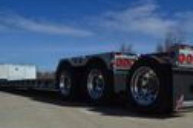 Extendable lowboy with galvanized protection article image