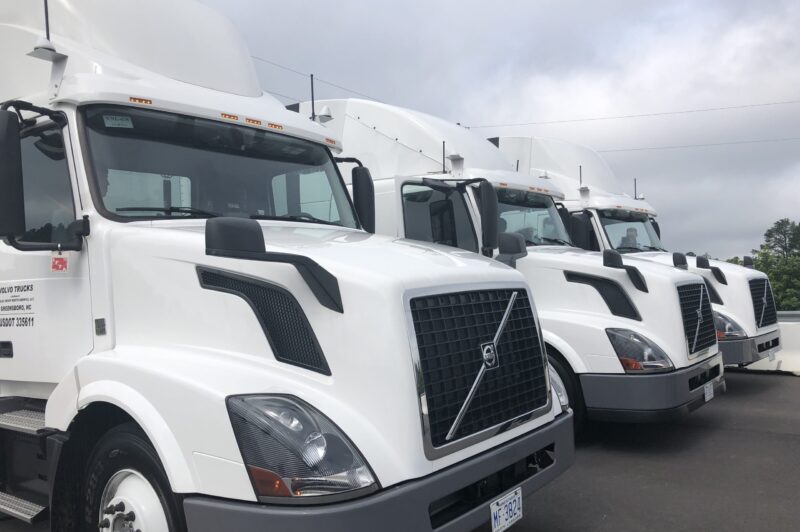Volvo Trucks N.A. partners with FedEx to test platooning vehicles in live conditions article image