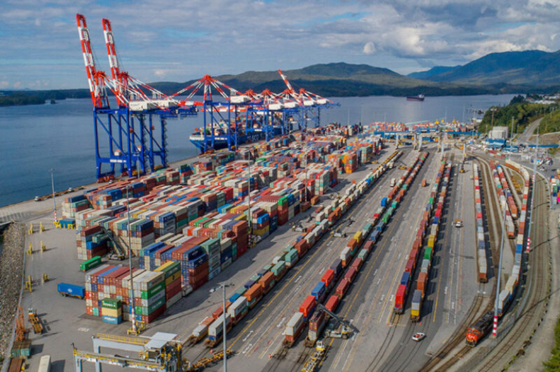 Electric trucks prove most energy-efficient in B.C. port trial article image