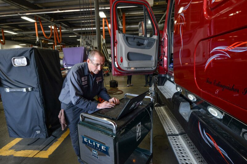 truck service bay