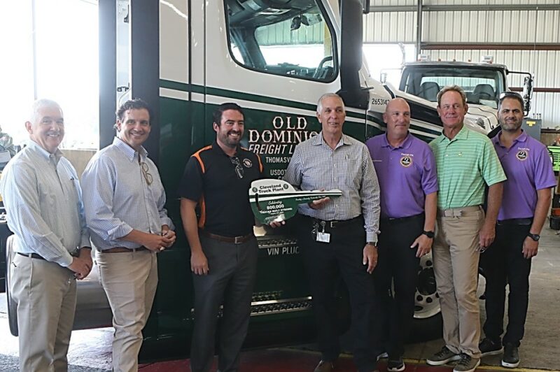 DTNA 800,000th vehicle made at North Carolina plant