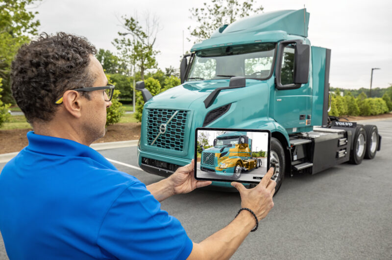 Volvo app helps keep EV first responders safe article image