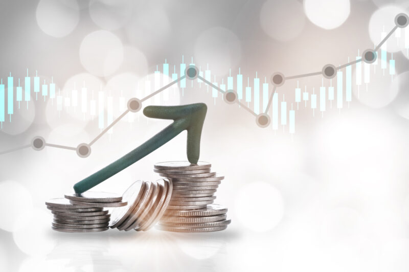 Economic Trucking Trends: Truck orders fall, signs of a spot market turnaround article image