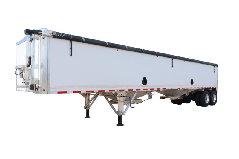 Trail King offers new composite grain hoppers article image