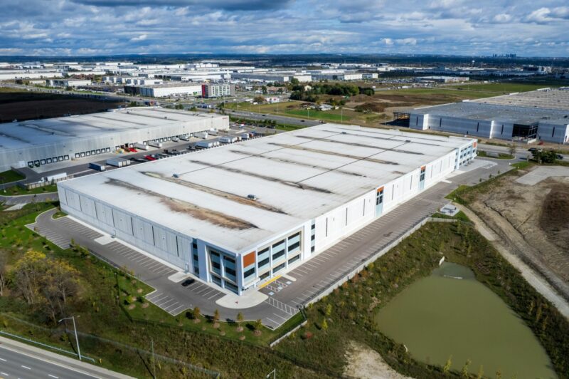 18 Wheels adds new Brampton DC to network article image