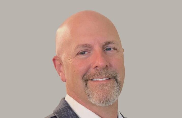 Chris Olson's headshot