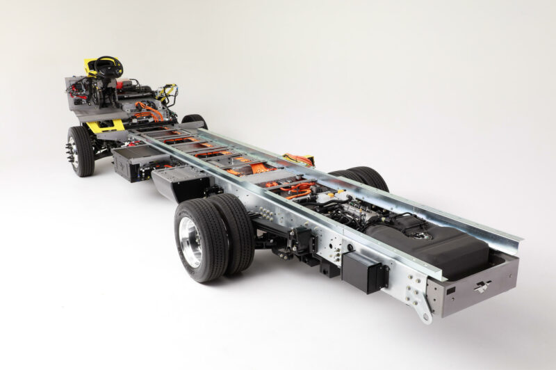 Harbinger unveils plug-in hybrid for medium-duty fleets article image